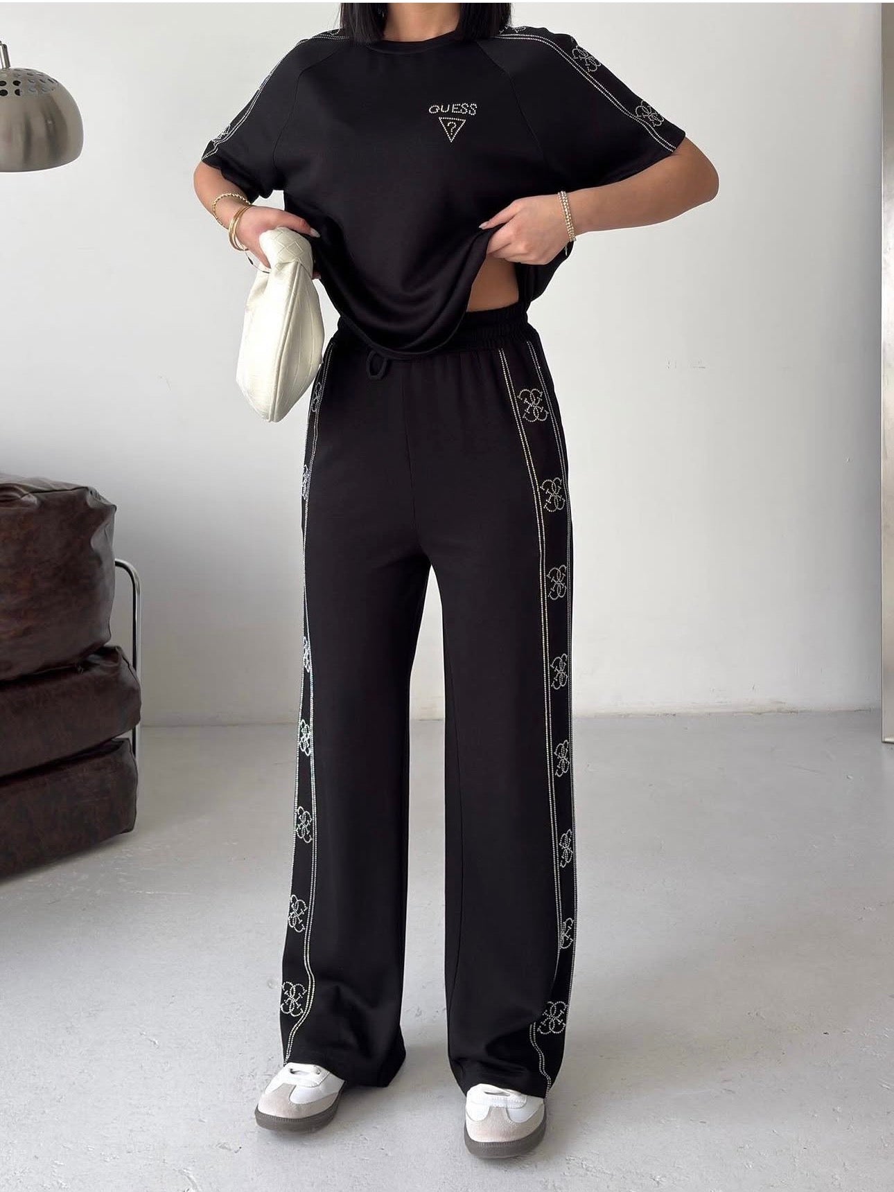 Guess Taşlı Detaylı Geniş Paça  Takım
